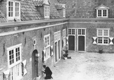 LangeBeestenmarkt HofjeVanWouw 1967 400x284